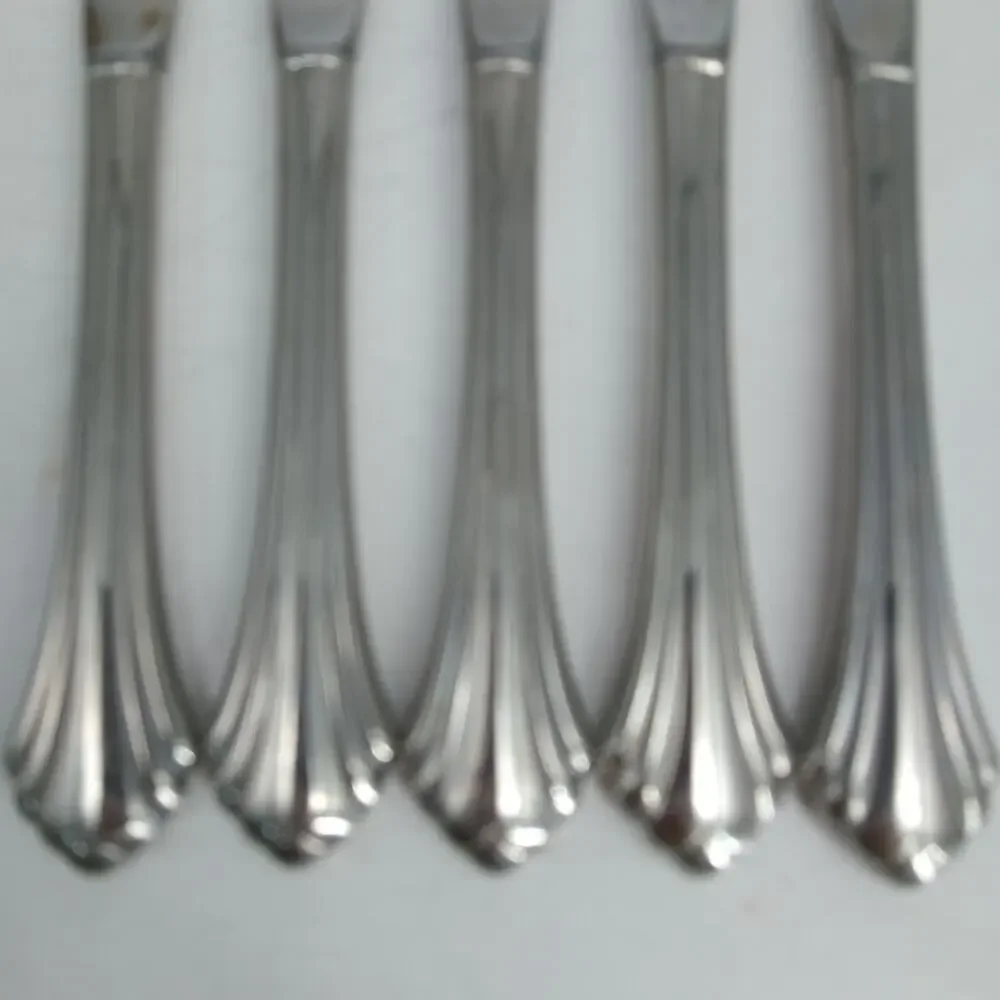 5X BK Oneida Bancroft Butter Knives Glossy Stainless Steel Flatware